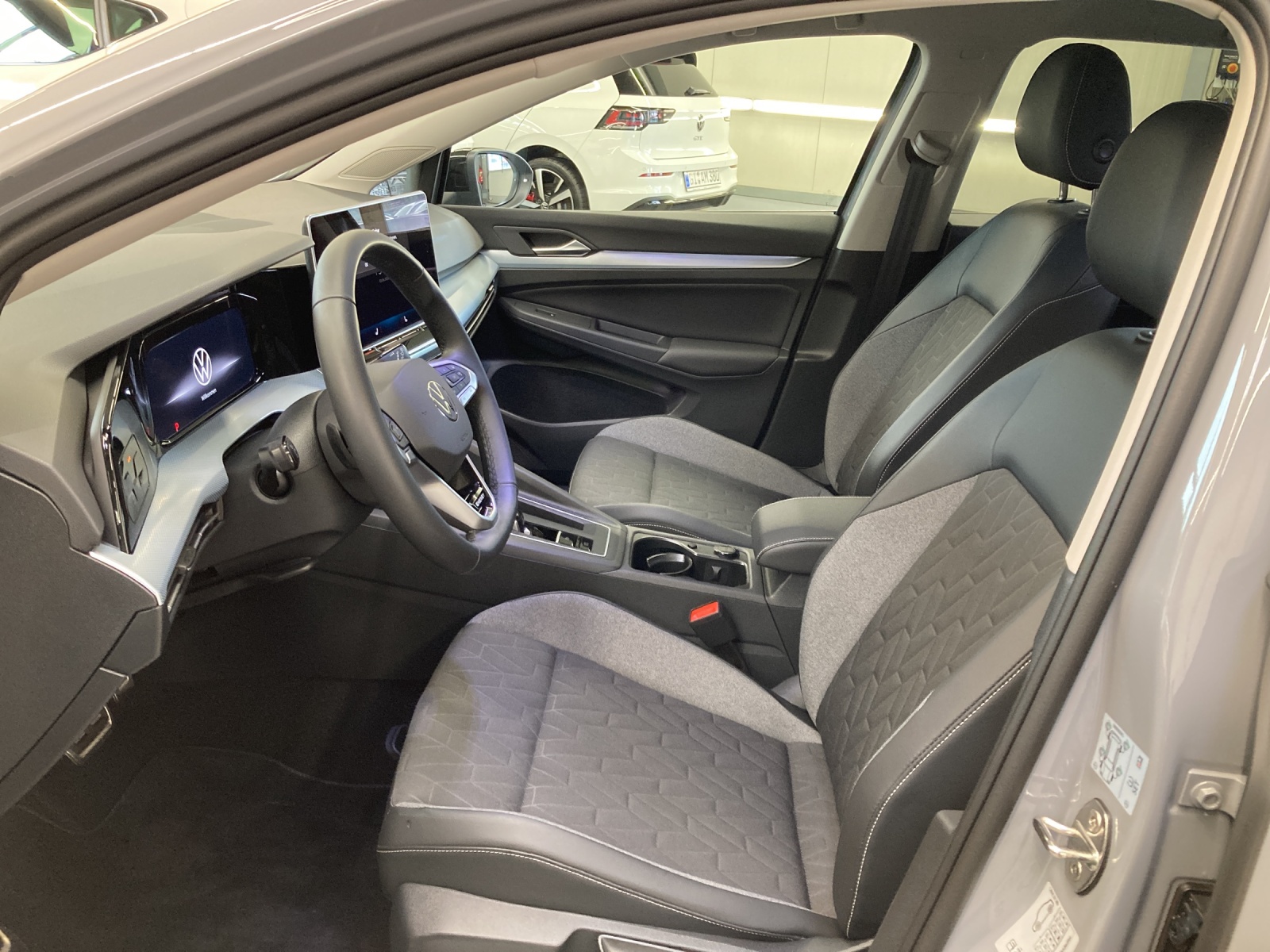 Golf 8 Variant eTSI DSG Energy ACC LED Navi Kamera