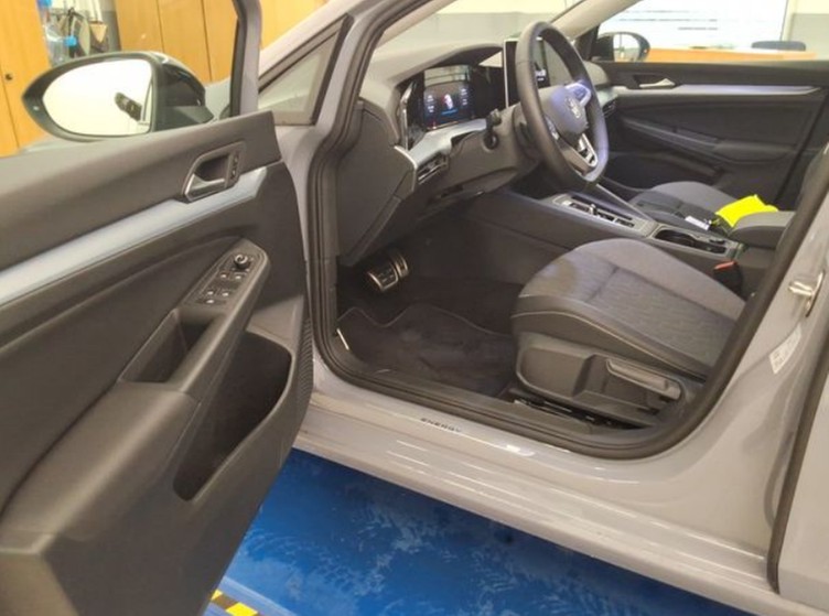 Golf 8 Variant eTSI DSG Energy ACC LED Navi Kamera