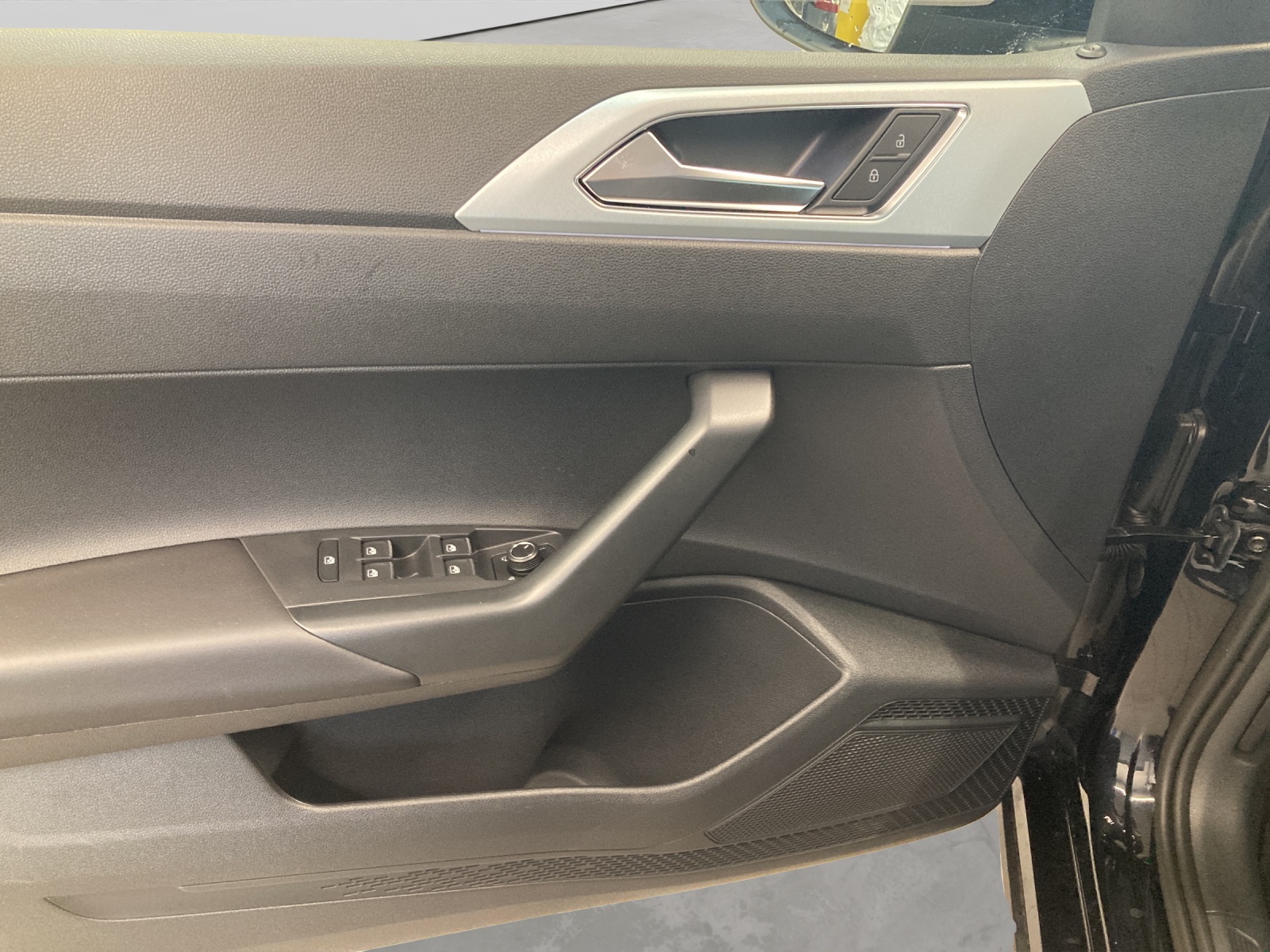 Taigo TSI DSG Goal LED Travel Assist Navi Alu-17Zoll