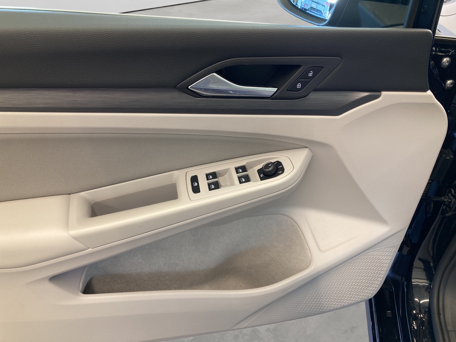 Golf 8 eTSI DSG Style IQ-Light Navi AHK Kamera