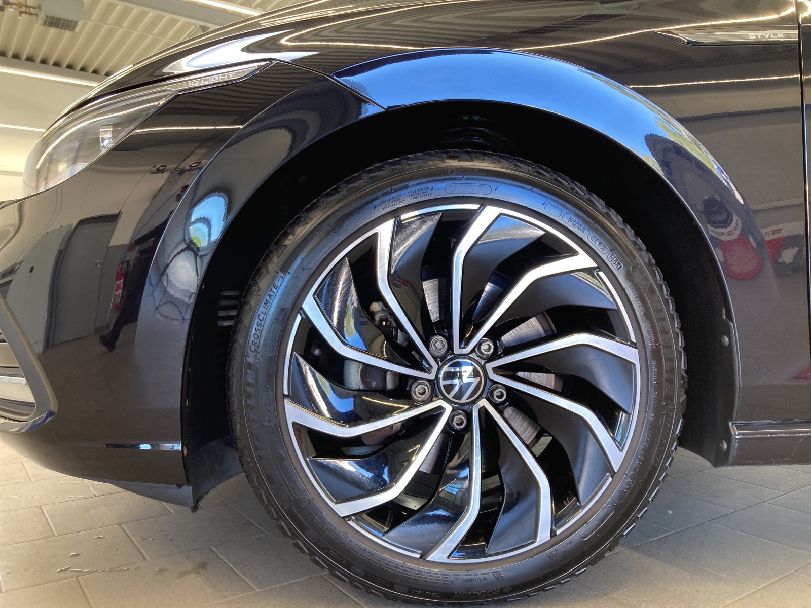 Golf 8 eTSI DSG Style IQ-Light Navi AHK Kamera