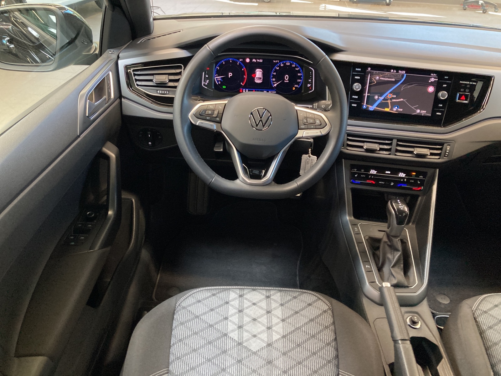 Taigo TSI DSG R-Line IQ-Light TravelAssist Navi AHK
