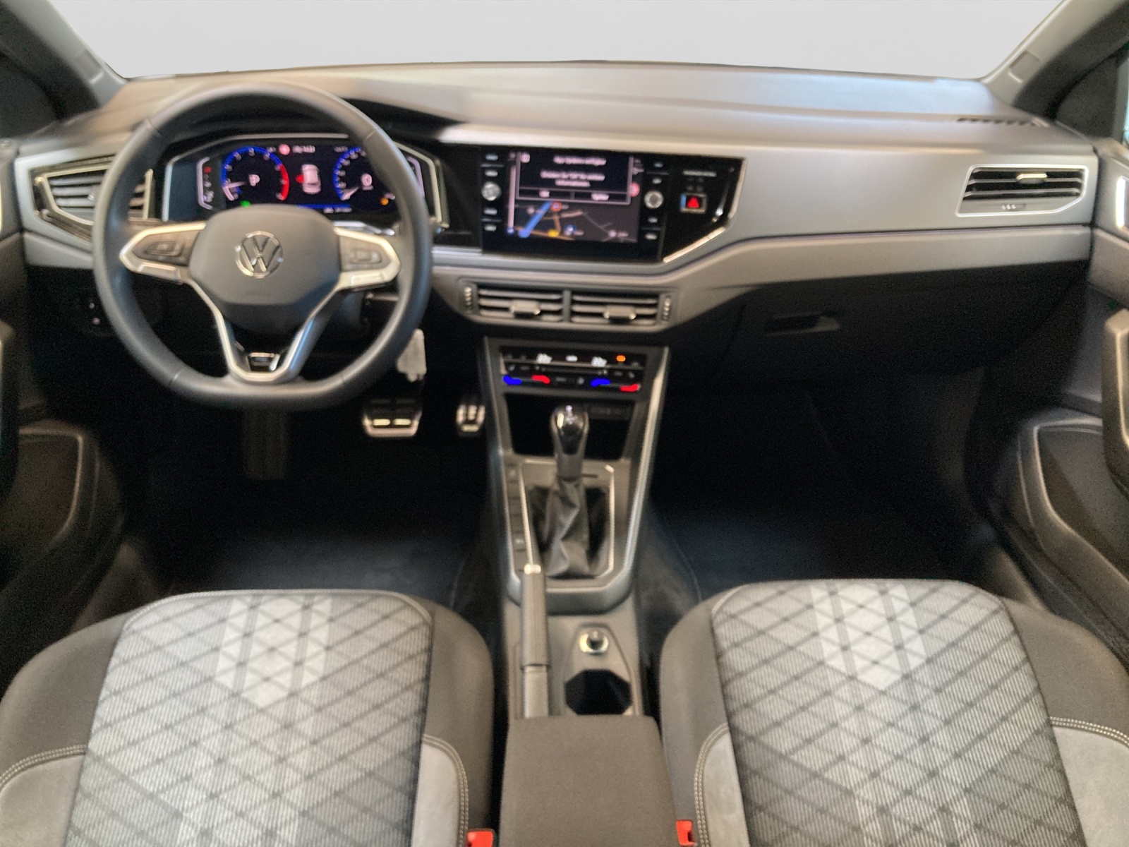 Taigo TSI DSG R-Line IQ-Light TravelAssist Navi AHK