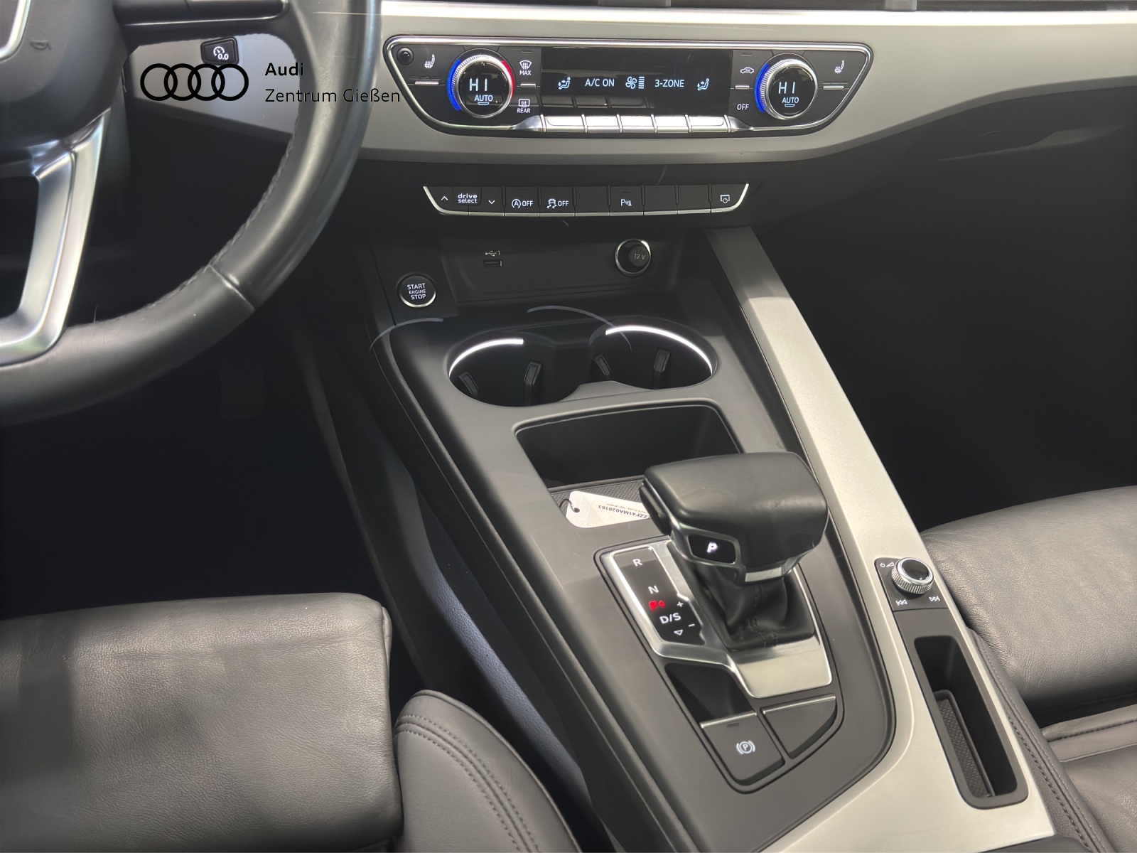 A4 Avant 40 TDI S line Black Pano Navi LED