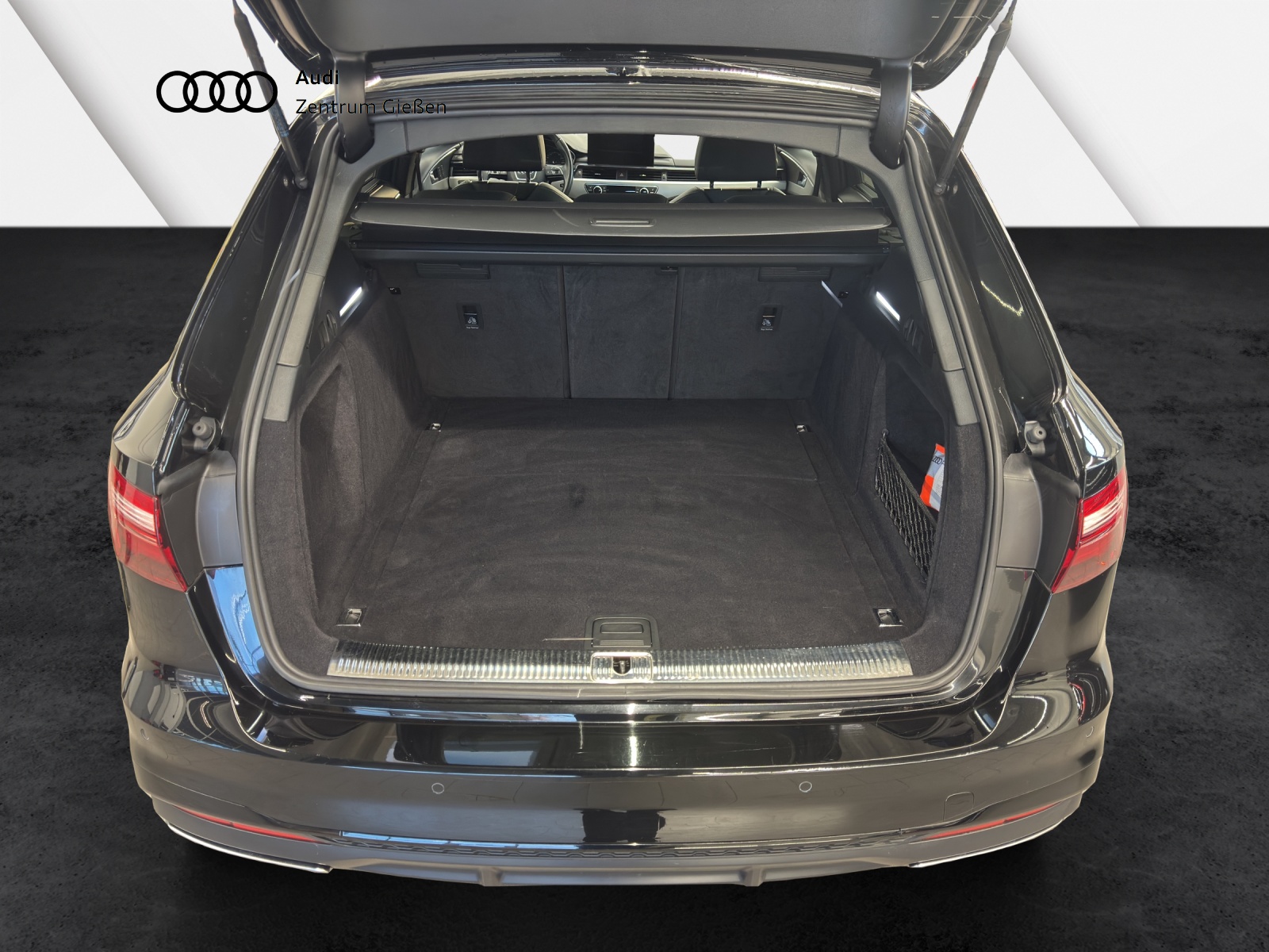 A4 Avant 40 TDI S line Black Pano Navi LED