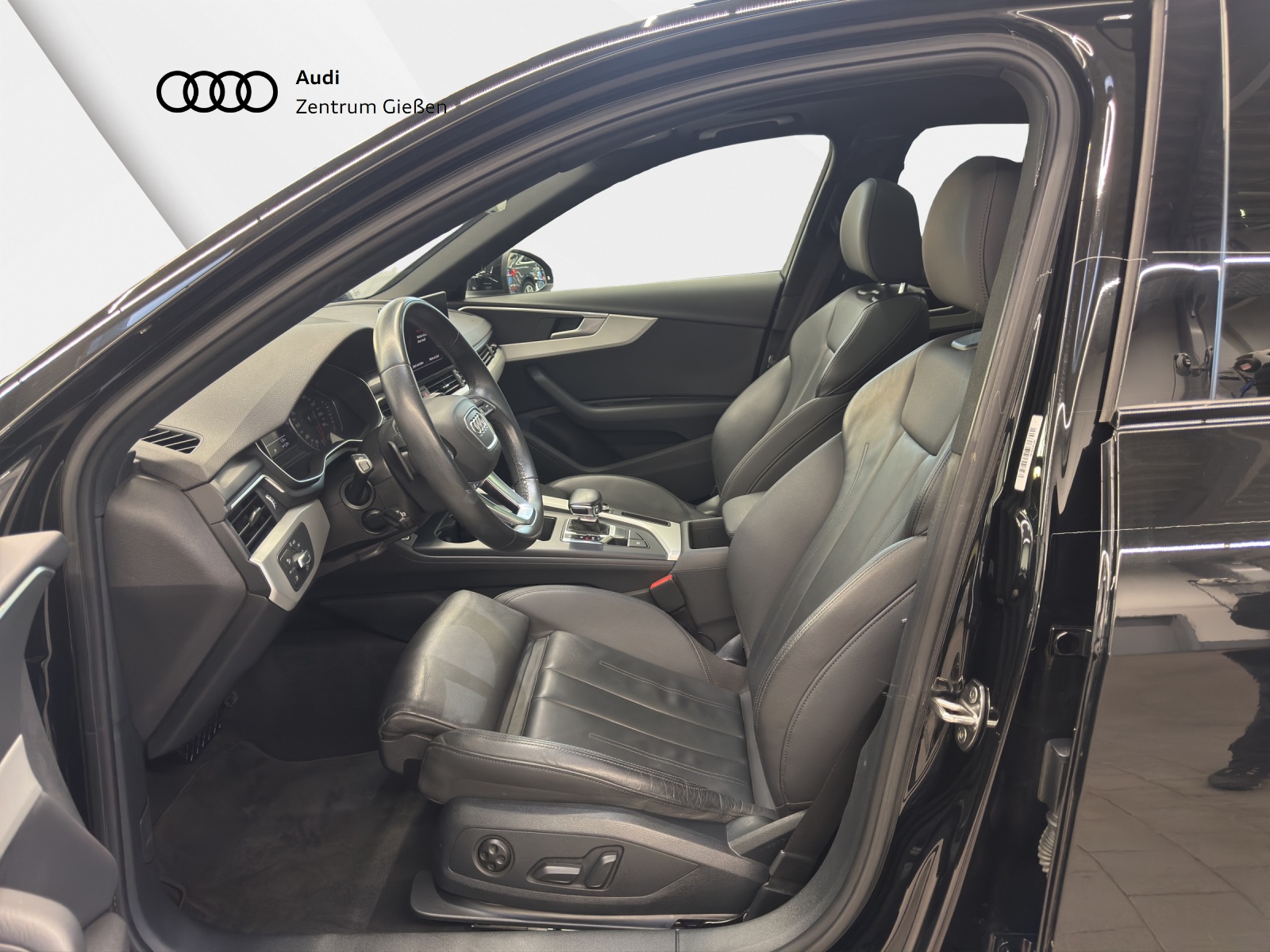 A4 Avant 40 TDI S line Black Pano Navi LED