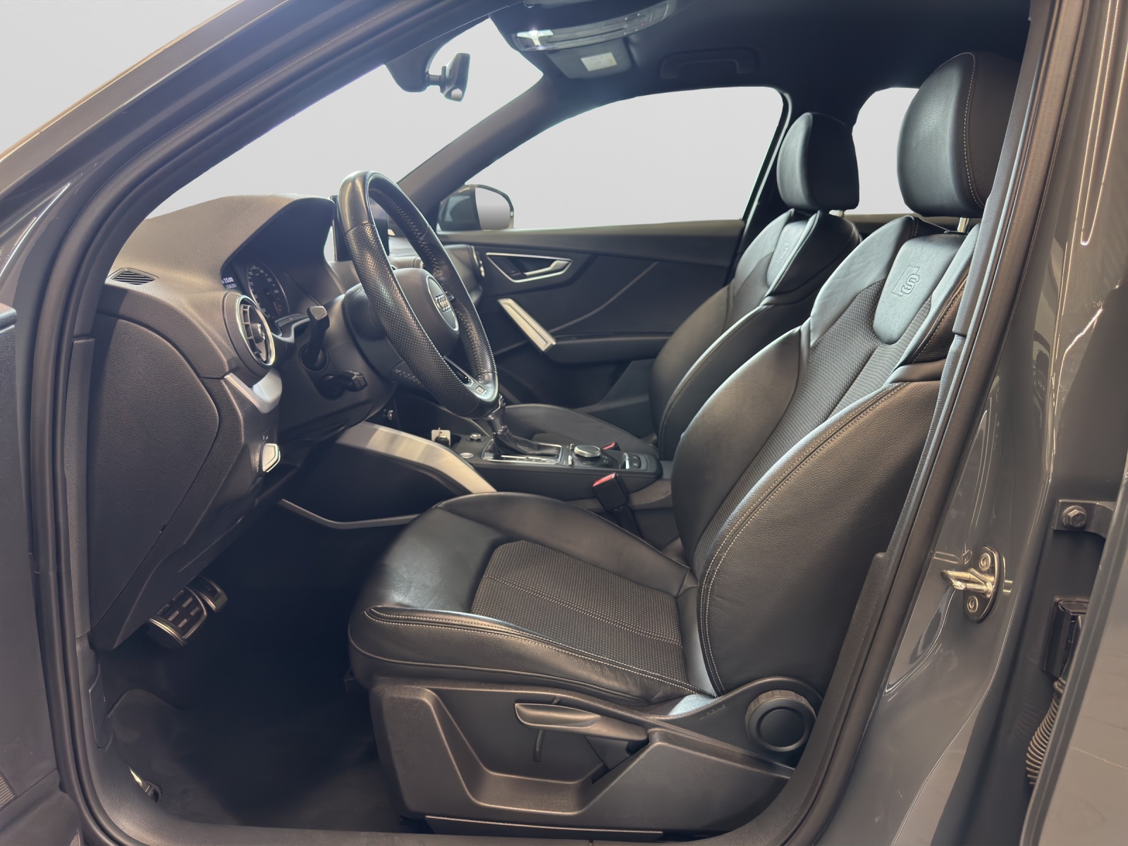 Q2 35 TDI S-tronic S line sport AHK Navi LED