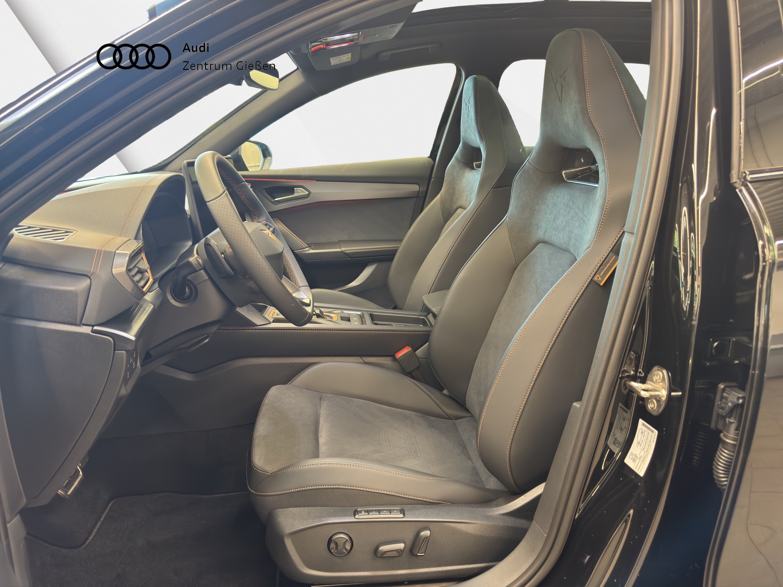 Formentor 2.0 TSI 4Drive DSG VZ PANO ACC DCC SANDSTORM