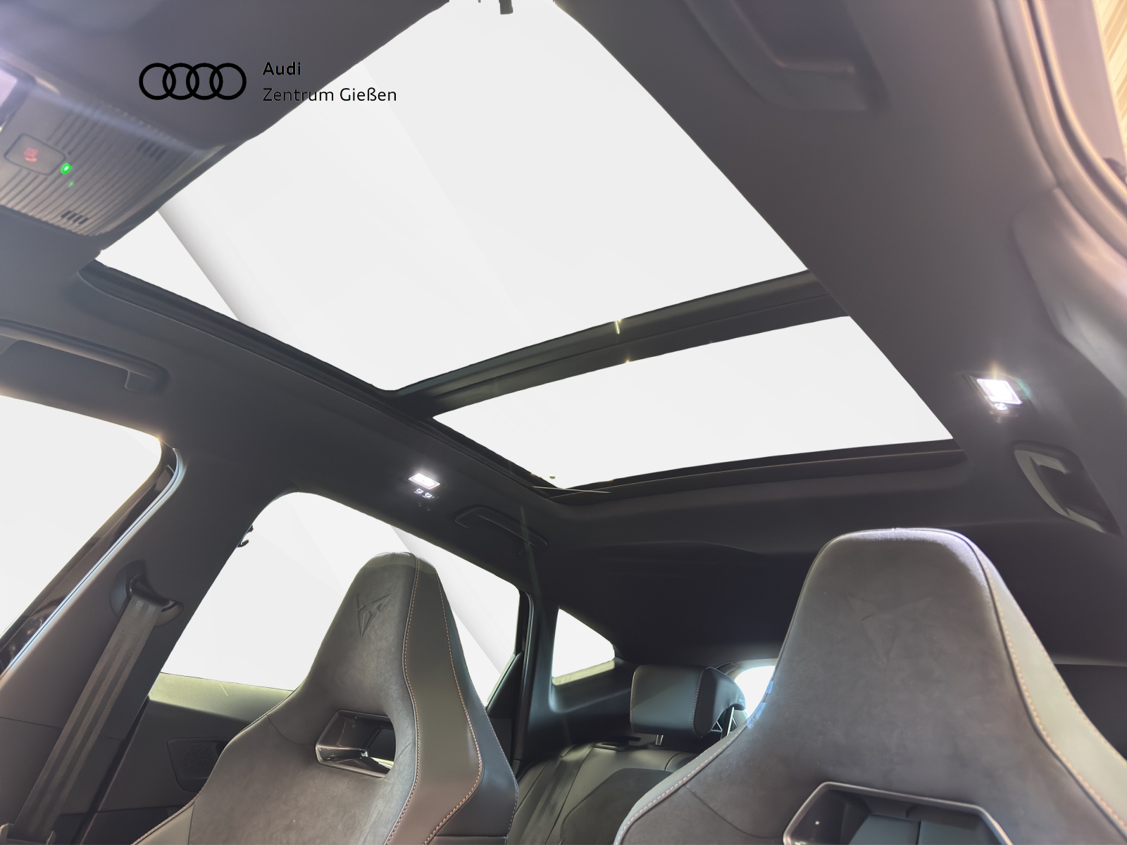 Formentor 2.0 TSI 4Drive DSG VZ PANO ACC DCC SANDSTORM