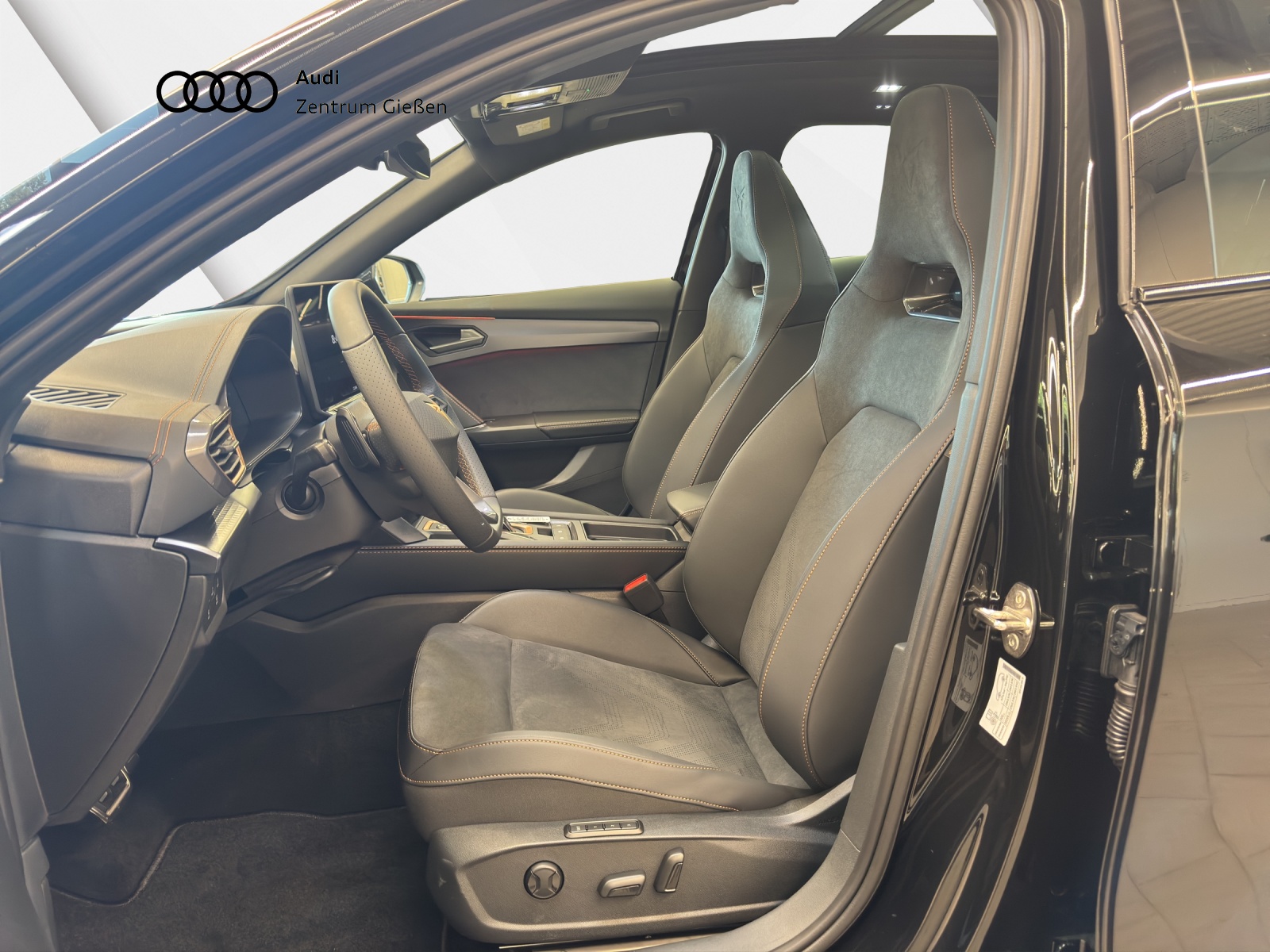 Formentor 2.0 TSI 4Drive DSG VZ PANO ACC DCC SANDSTORM