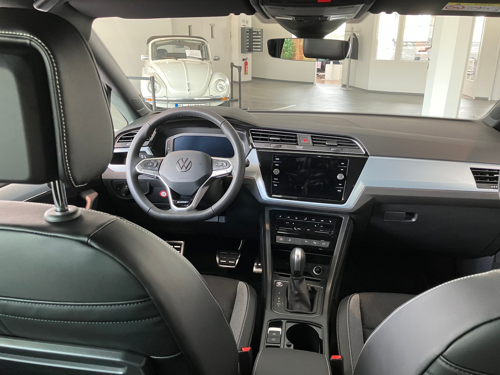 Touran TSI DSG Comfortline 7-Si. IQ-Light Navi TravelAssist
