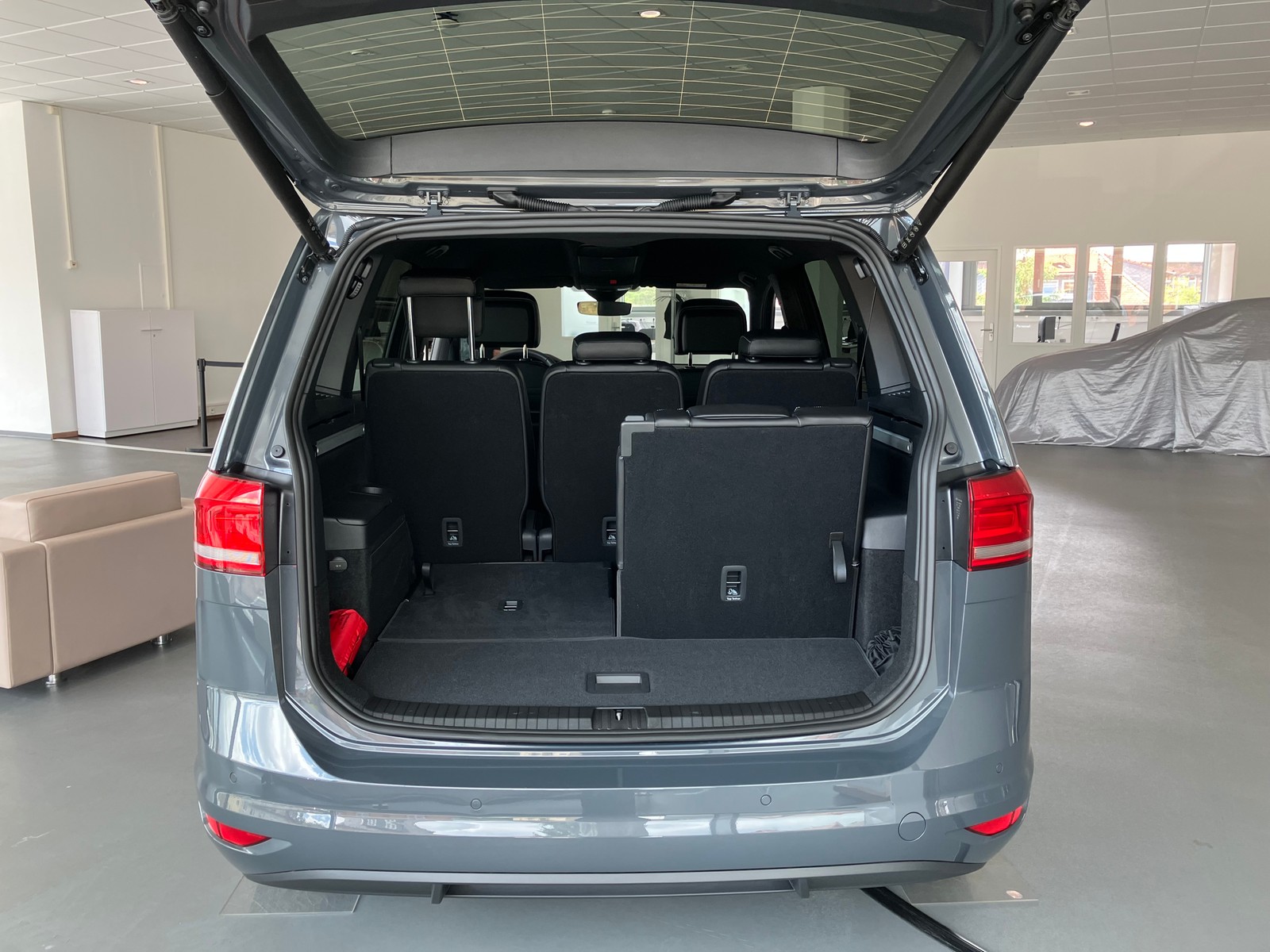 Touran TSI DSG Comfortline 7-Si. IQ-Light Navi TravelAssist