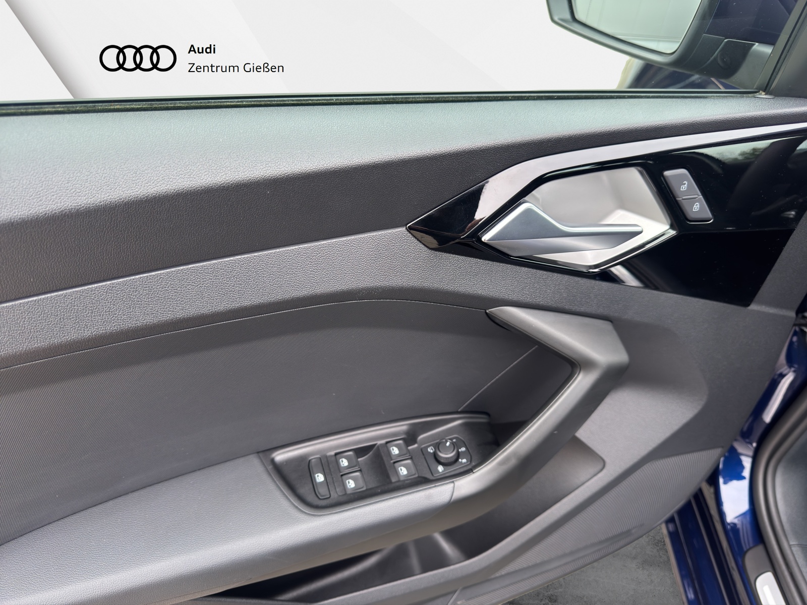 A1 Sportback 25 TFSI advanced smartphone interface