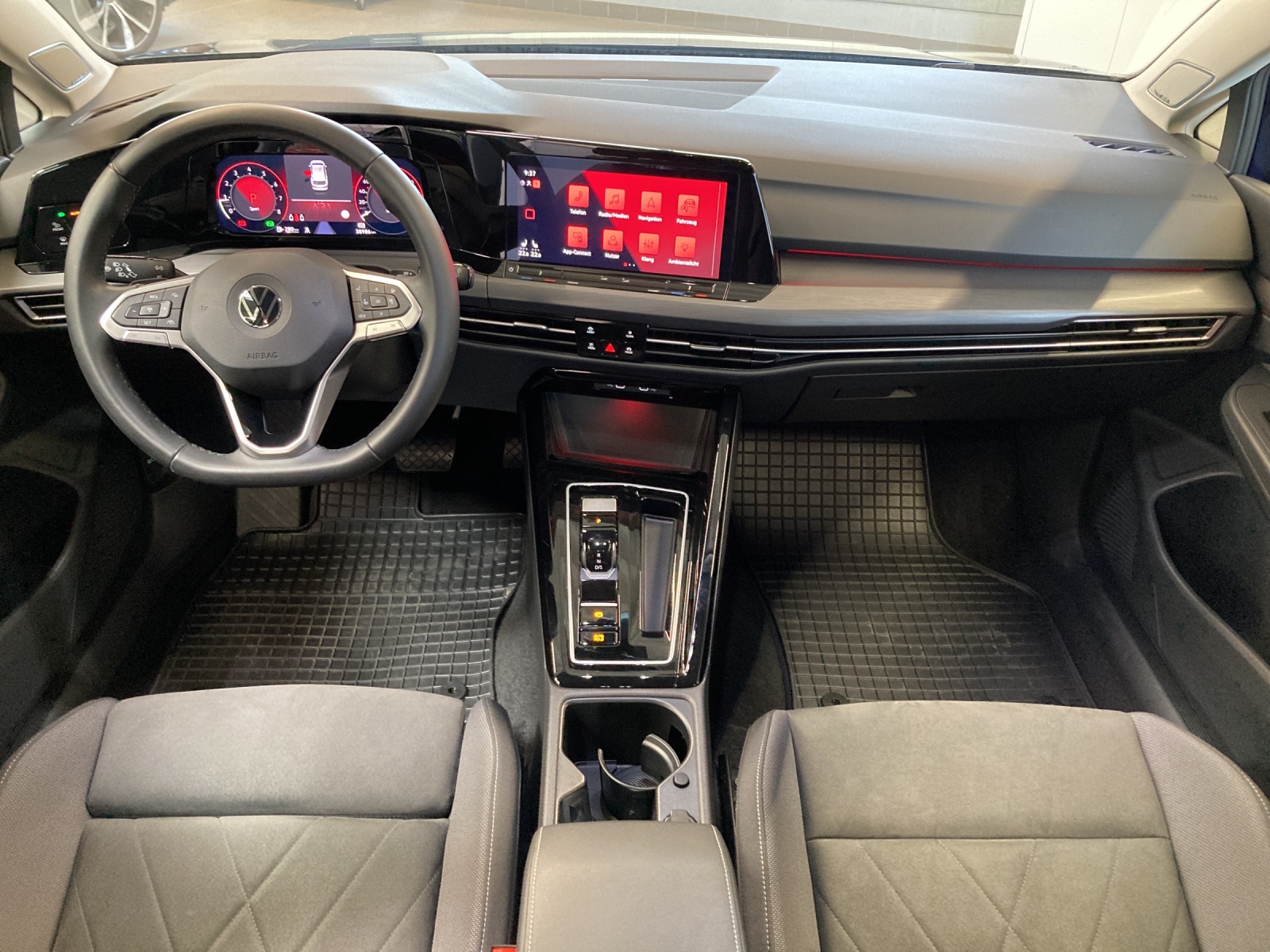 Golf 8 Variant TSI DSG Style LED-Plus Navi AHK ACC HarmannKardon
