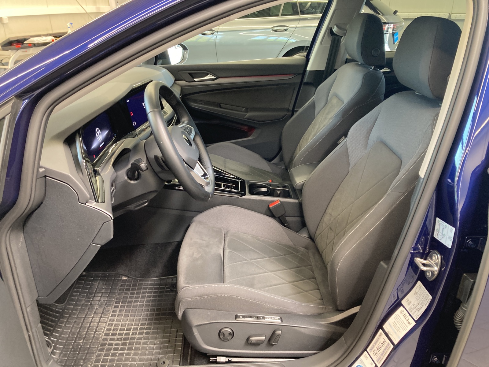 Golf 8 Variant TSI DSG Style LED-Plus Navi AHK ACC HarmannKardon