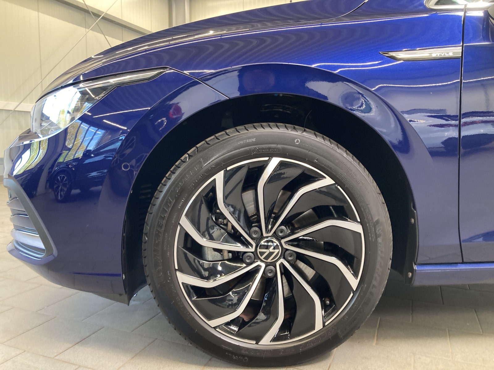 Golf 8 Variant TSI DSG Style LED-Plus Navi AHK ACC HarmannKardon