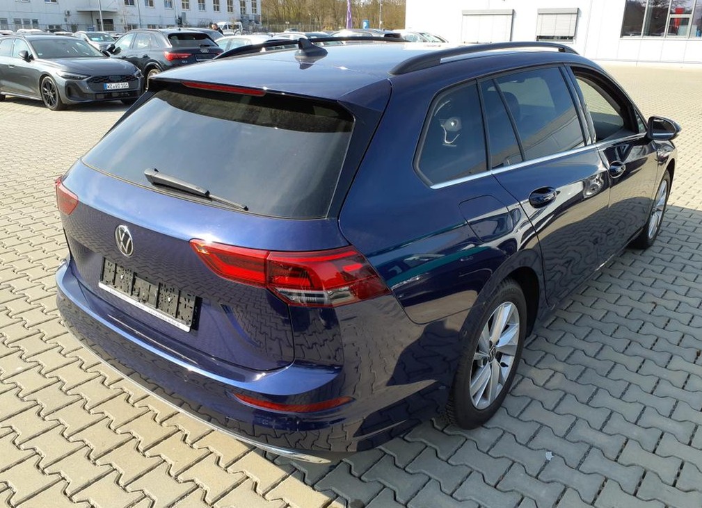 Golf 8 Variant TSI DSG Style LED-Plus Navi AHK ACC HarmannKardon