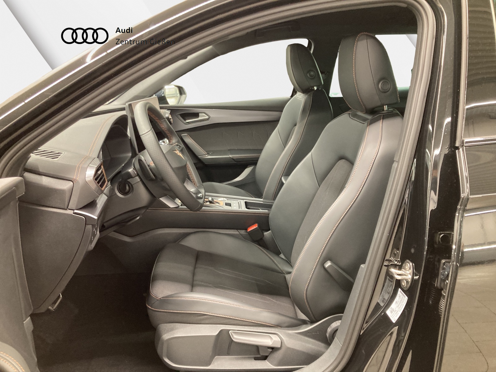 Leon Sportstourer 1.5 eTSI Edge AHK ACC Kamera