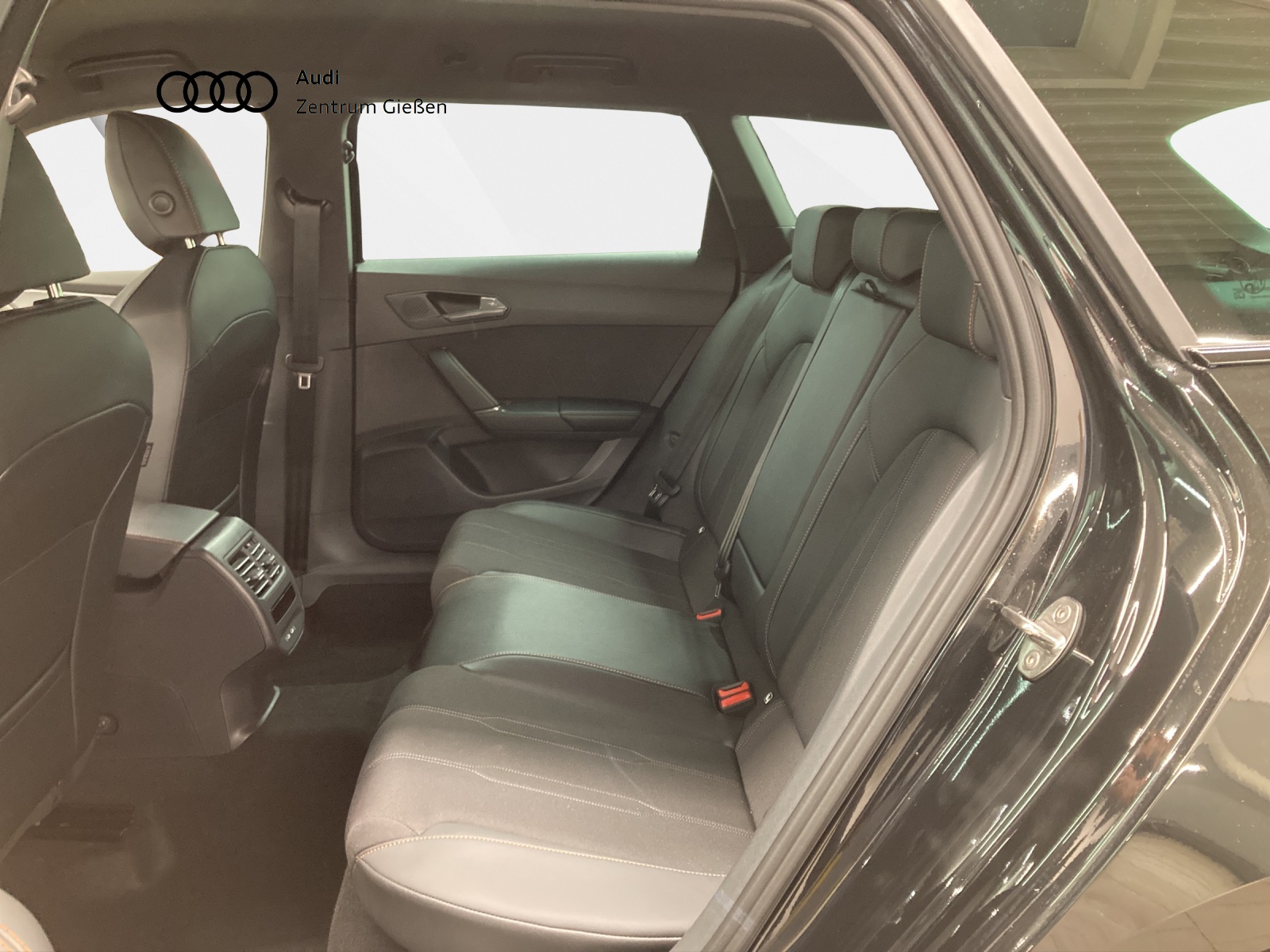 Leon Sportstourer 1.5 eTSI Edge AHK ACC Kamera