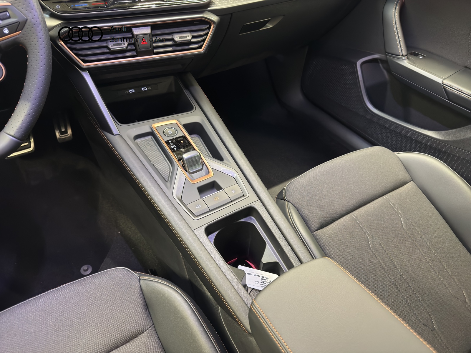 Leon Sportstourer 1.5 eTSI DSG Edge AHK LED ACC Kamera