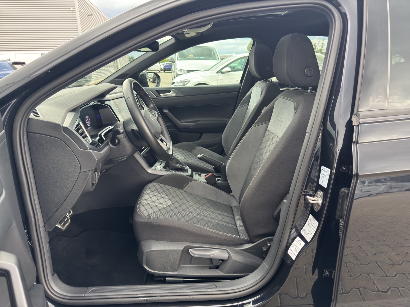 Taigo TSI DSG R-Line IQ-Light Panodach