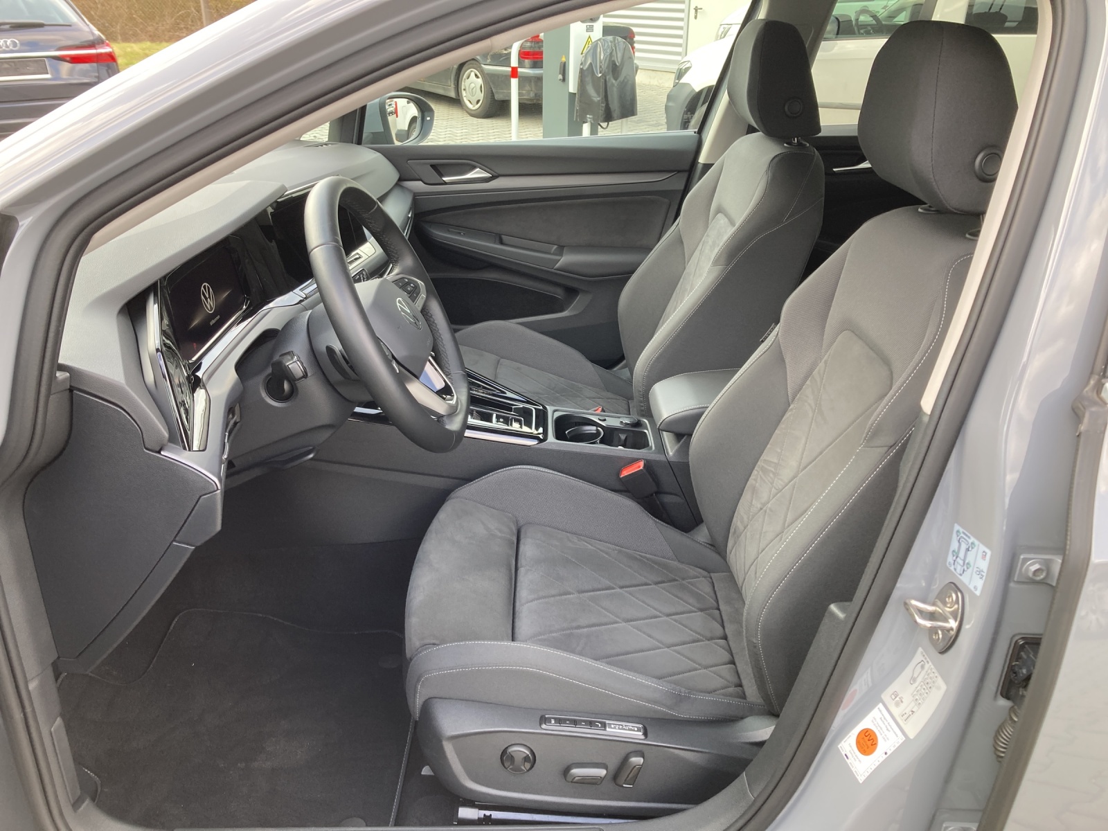 Golf 8 eTSI DSG Style LED-Plus ErgoActive Kamera Navi