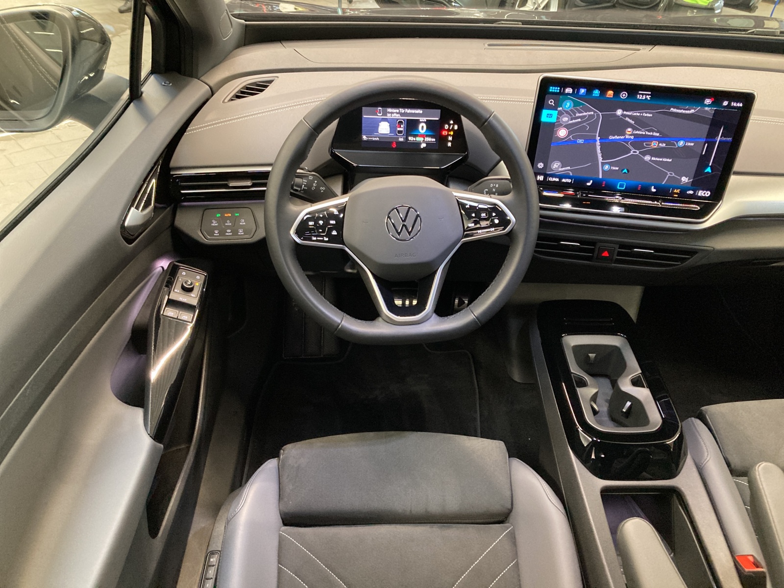 ID.4 Pro 210 kW/77kWh 4Motion Infotain-Paket Ergositz IQ-Light