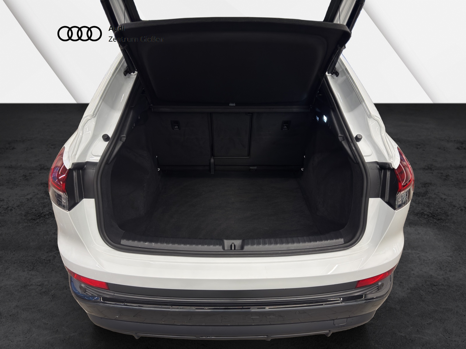 Q4 e-tron Sportback 50 quattro S line Black Kamera Navi LED