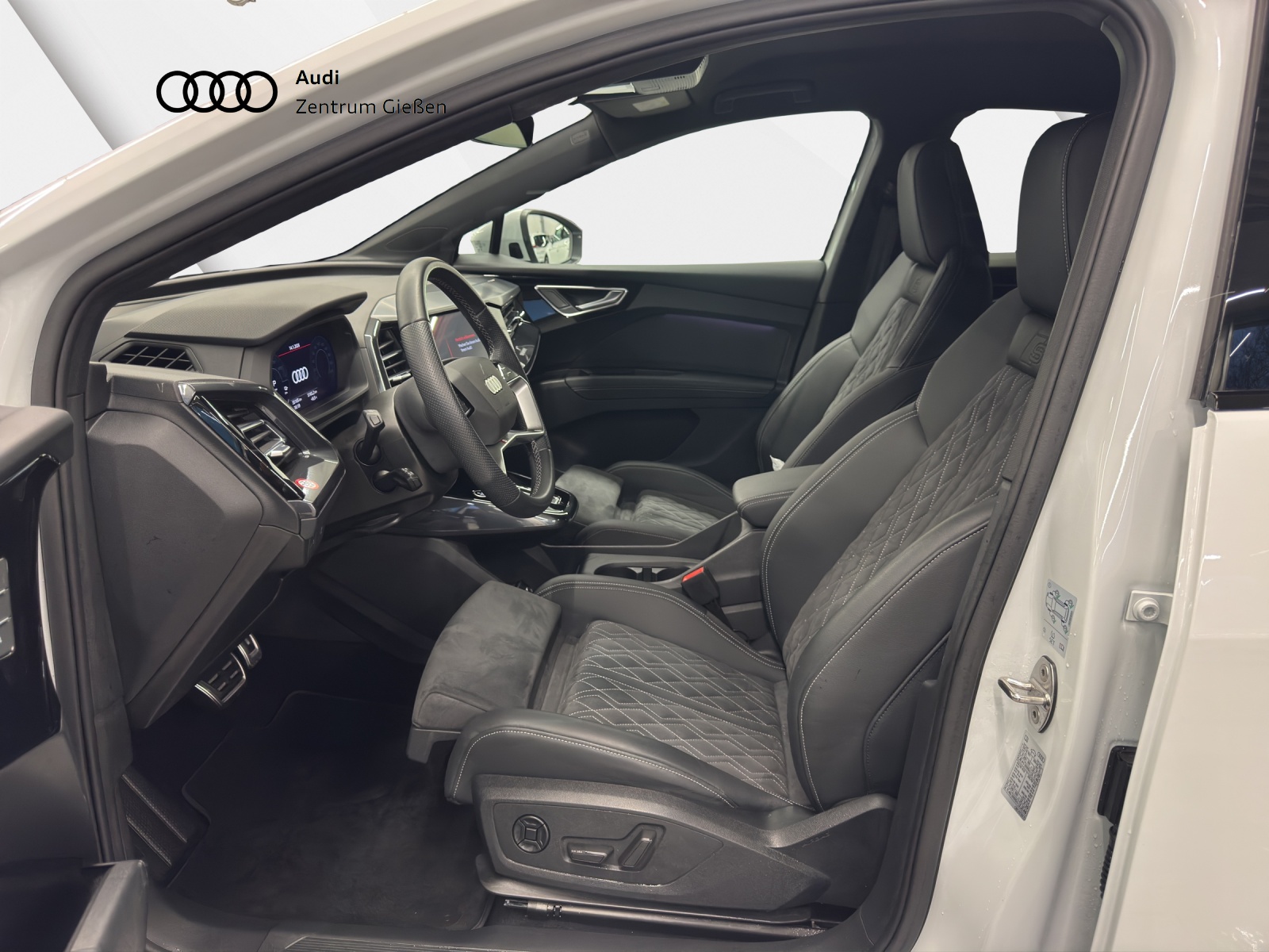 Q4 e-tron Sportback 50 quattro S line Black Kamera Navi LED