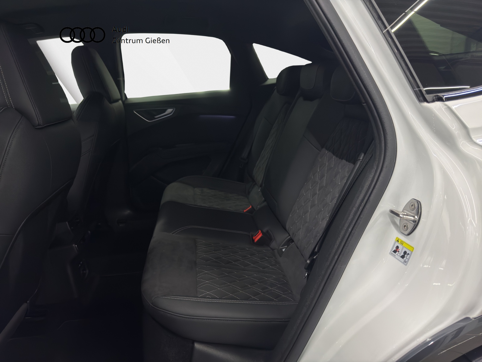 Q4 e-tron Sportback 50 quattro S line Black Kamera Navi LED