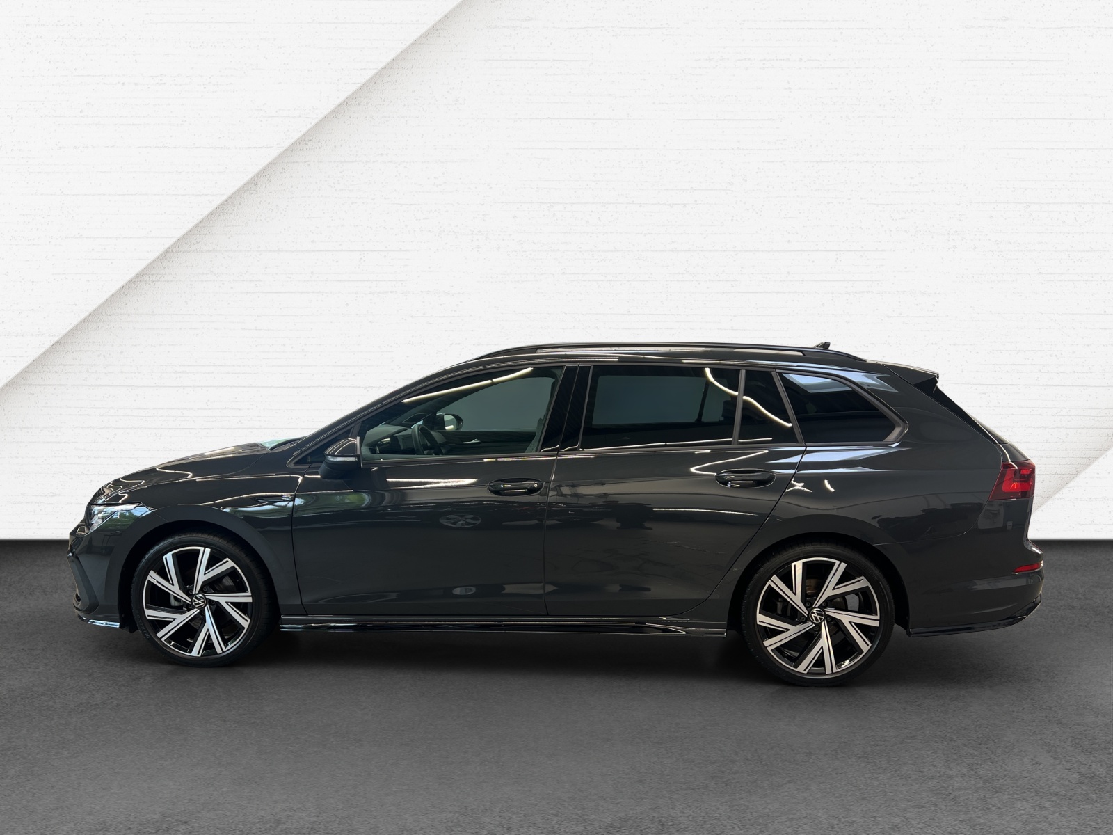 Golf VIII Variant 1.5 eTSI DSG R-Line IQ-Light Navi Alu-18Zoll Harmann-Kardon