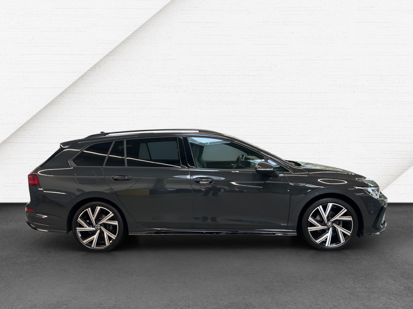Golf VIII Variant 1.5 eTSI DSG R-Line IQ-Light Navi Alu-18Zoll Harmann-Kardon