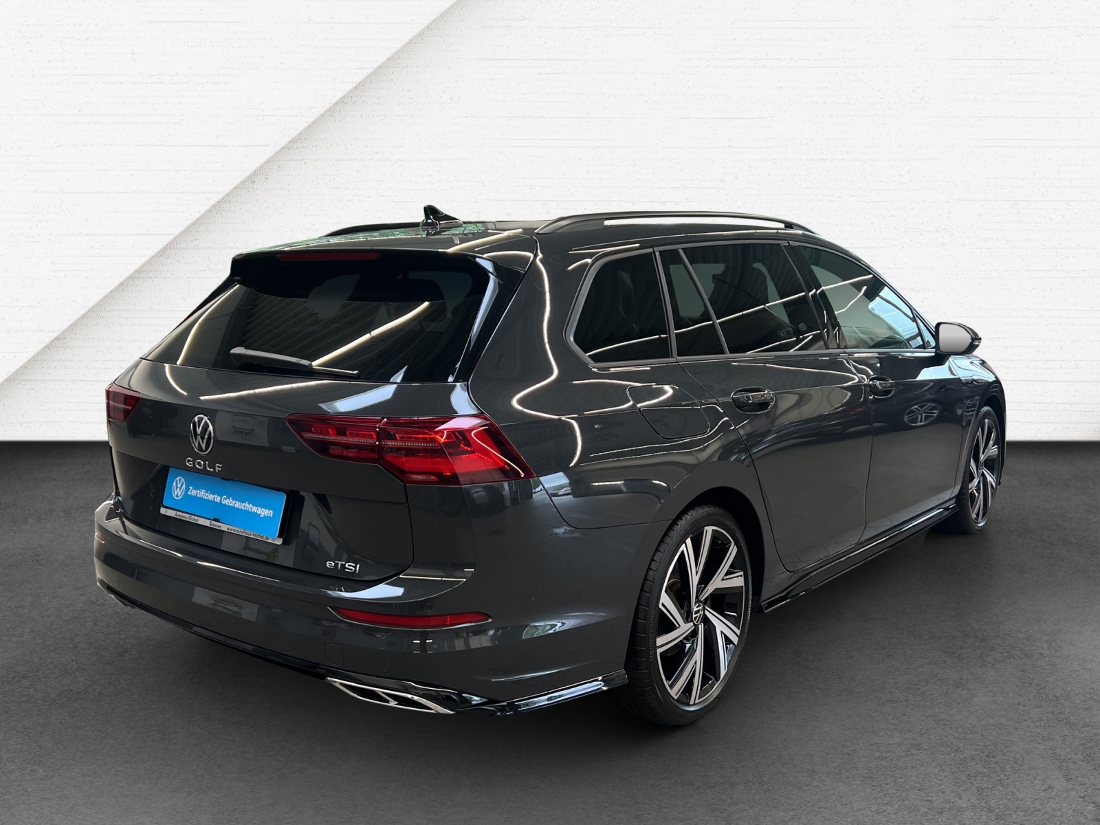 Golf VIII Variant 1.5 eTSI DSG R-Line IQ-Light Navi Alu-18Zoll Harmann-Kardon