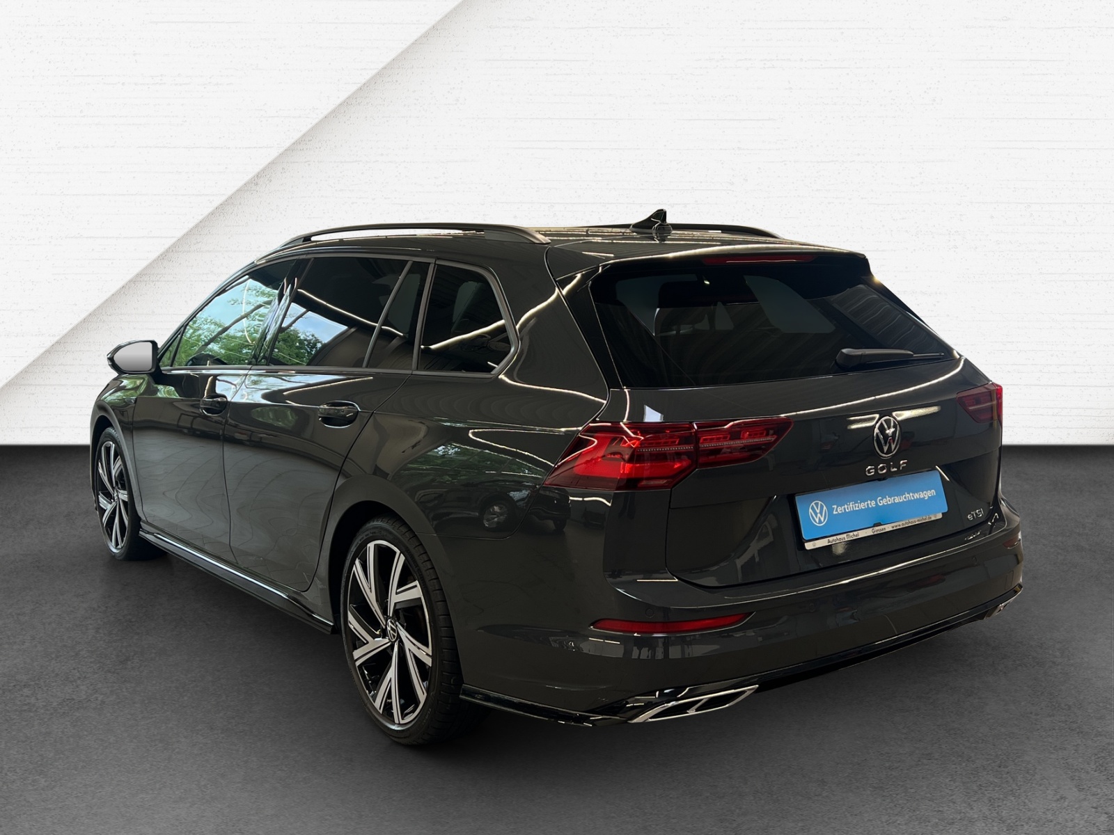 Golf VIII Variant 1.5 eTSI DSG R-Line IQ-Light Navi Alu-18Zoll Harmann-Kardon
