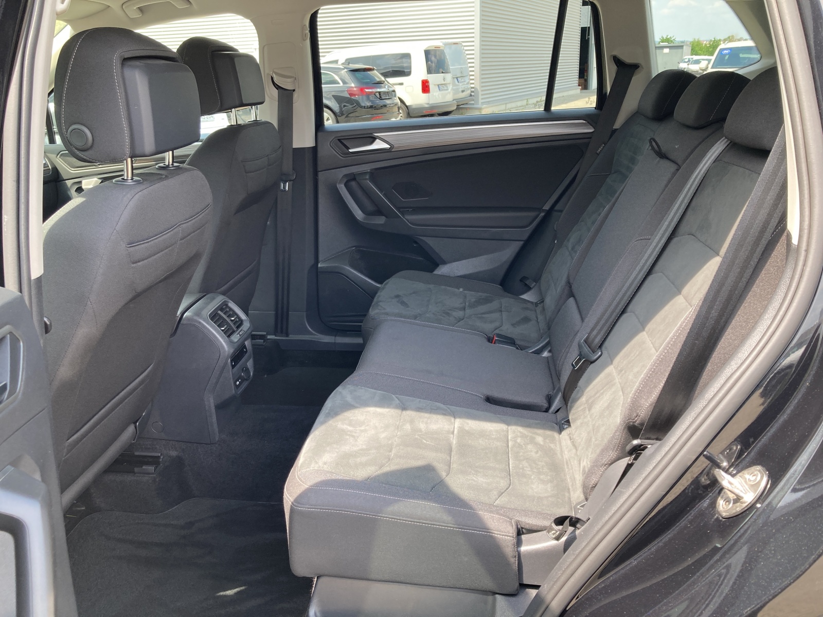 Tiguan Allspace 2.0 TDI DSG 4M Elegance IQ-Light Navi Alu-19Zoll