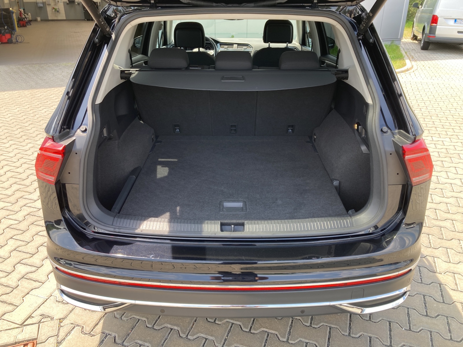 Tiguan Allspace 2.0 TDI DSG 4M Elegance IQ-Light Navi Alu-19Zoll