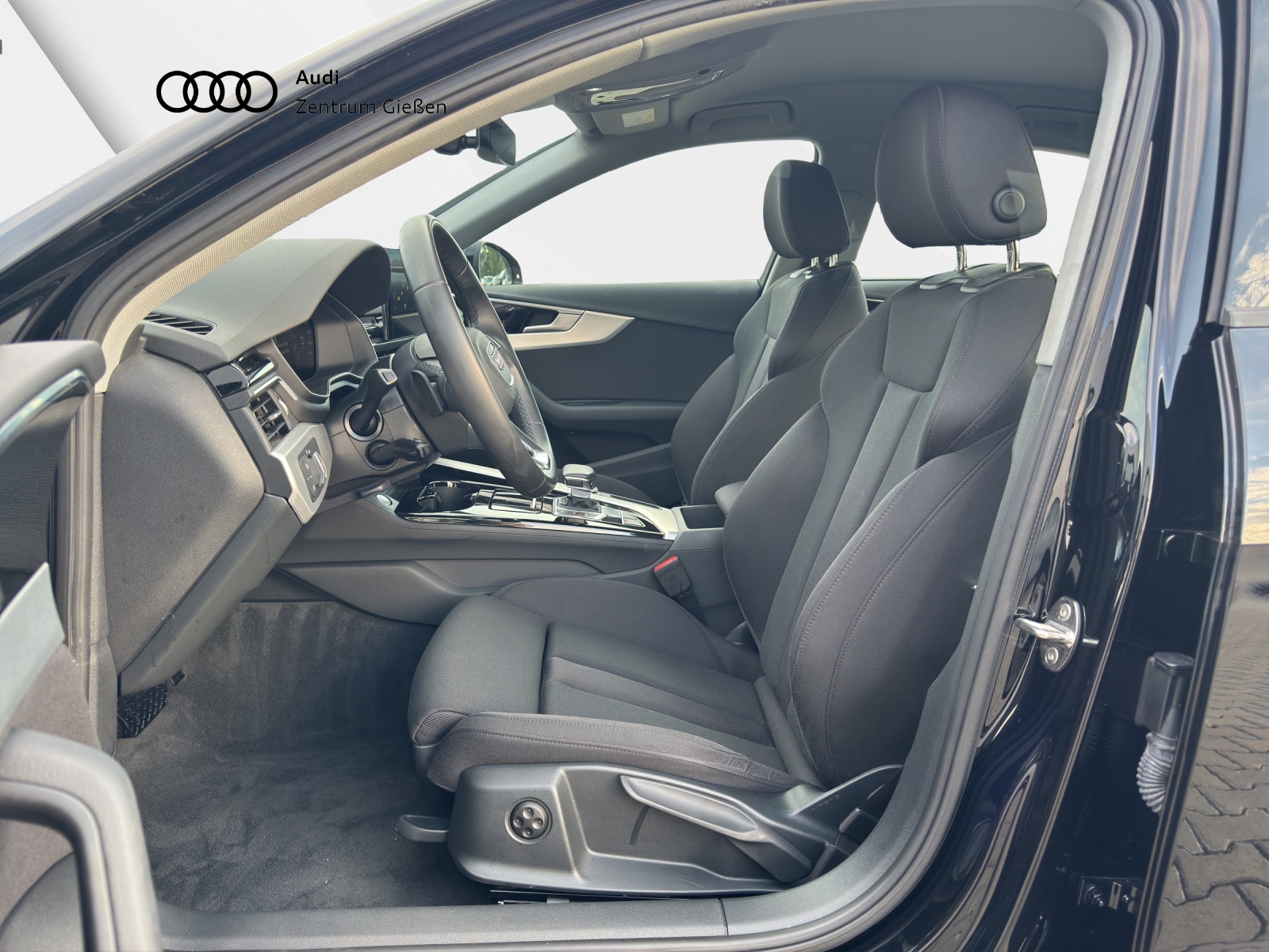 A4 Lim. 35 TFSI advanced Assist Tour Navi