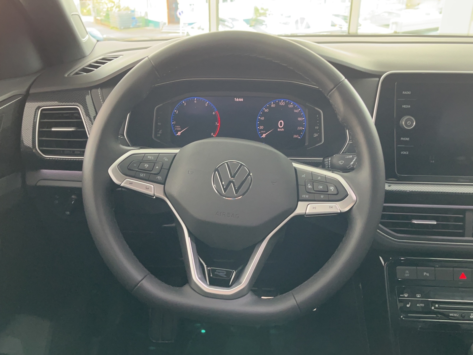 T-Cross TSI DSG R-Line IQ-Light Navi Kamera TravelAssist