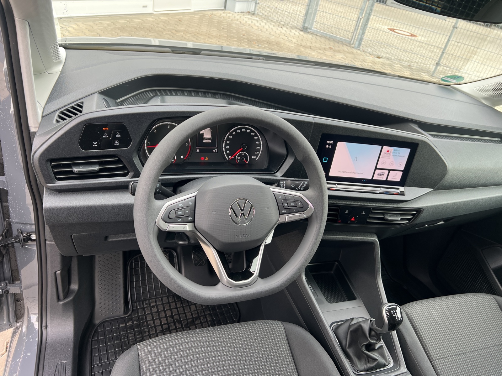 Caddy Cargo 2.0 TDI 2 Schiebetüren AHK Sitzheizung Klima