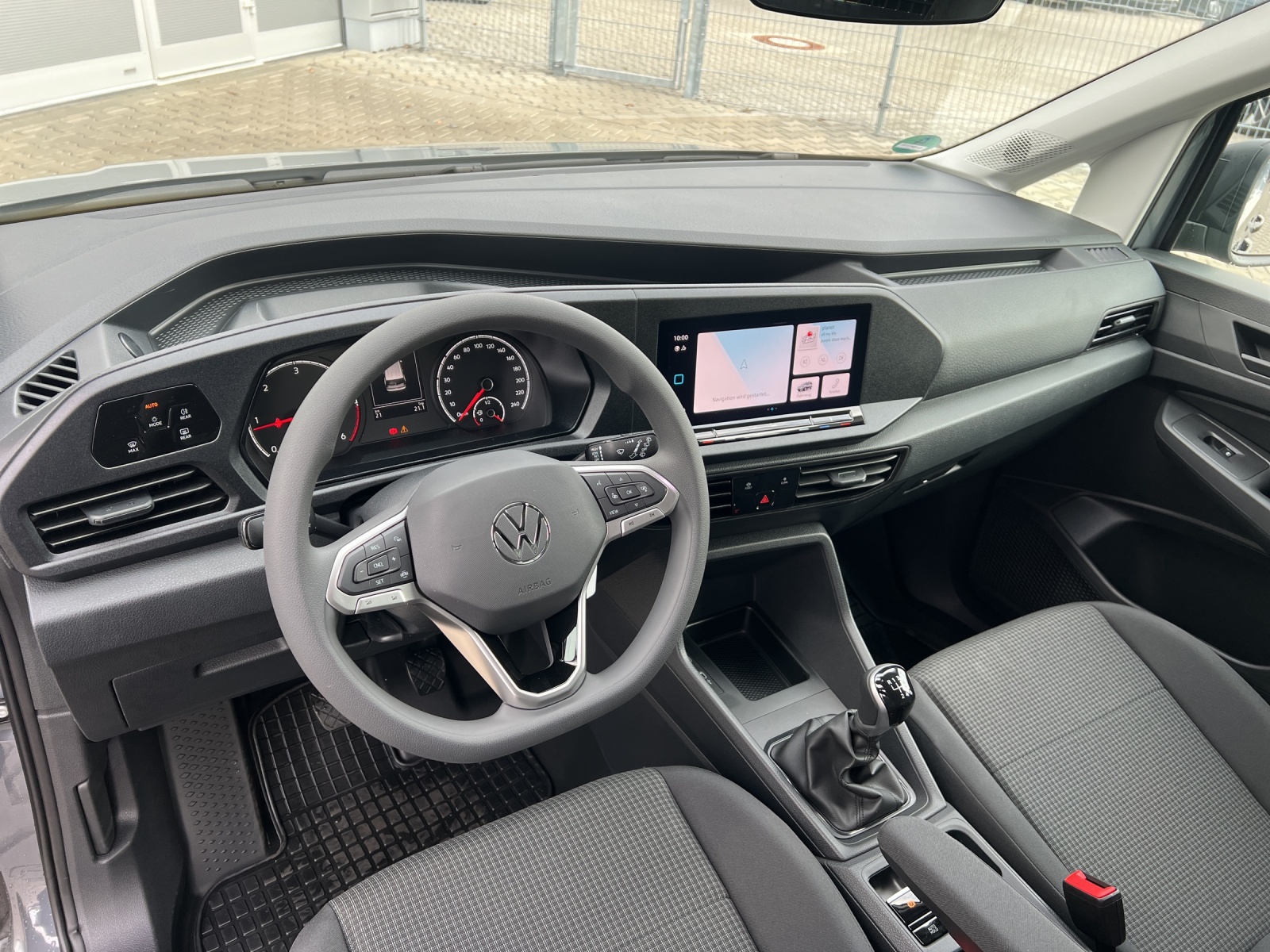 Caddy Cargo 2.0 TDI 2 Schiebetüren AHK Sitzheizung Klima