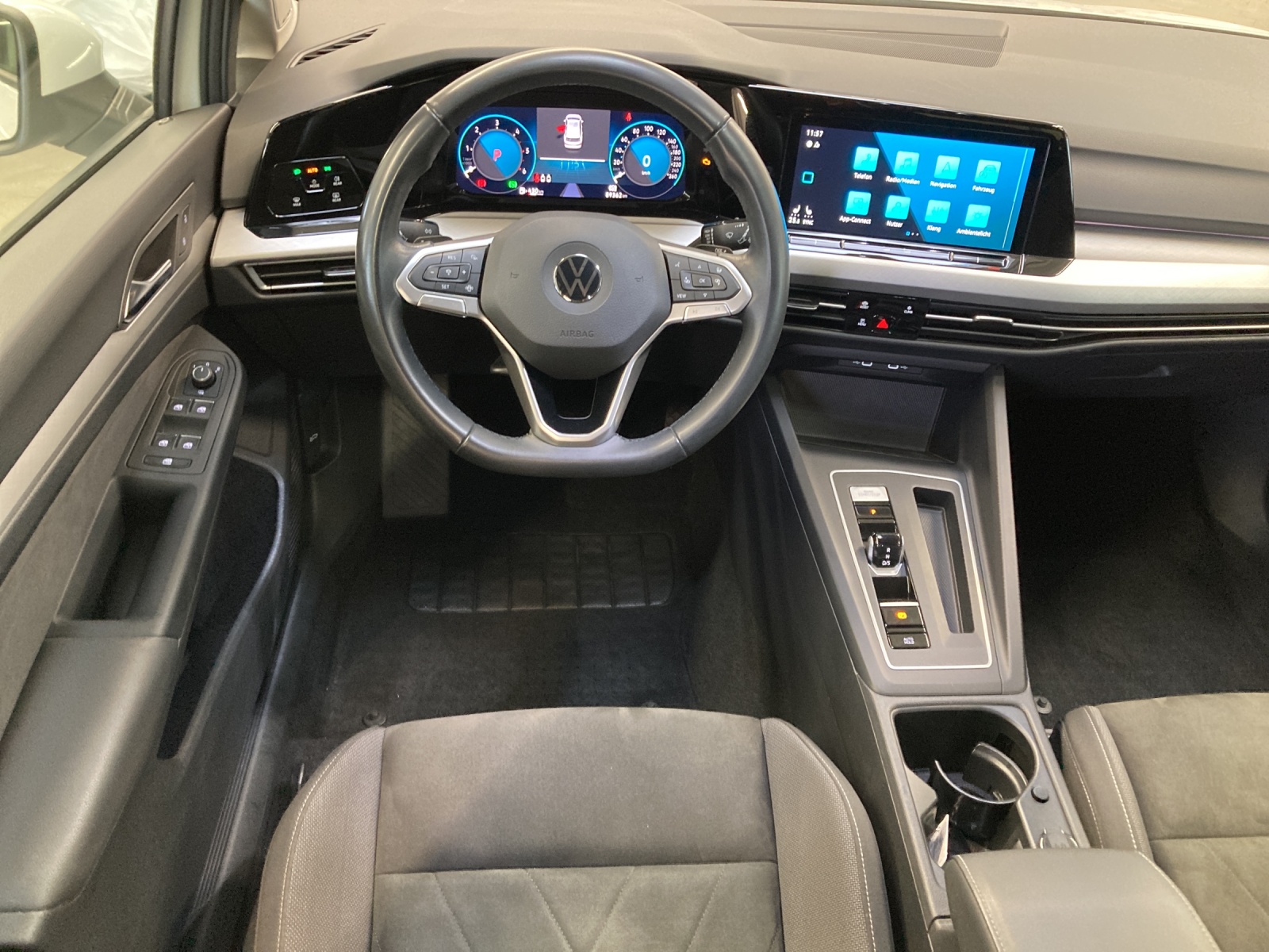 Golf 8 Variant TDI DSG Life LED AHK ACC