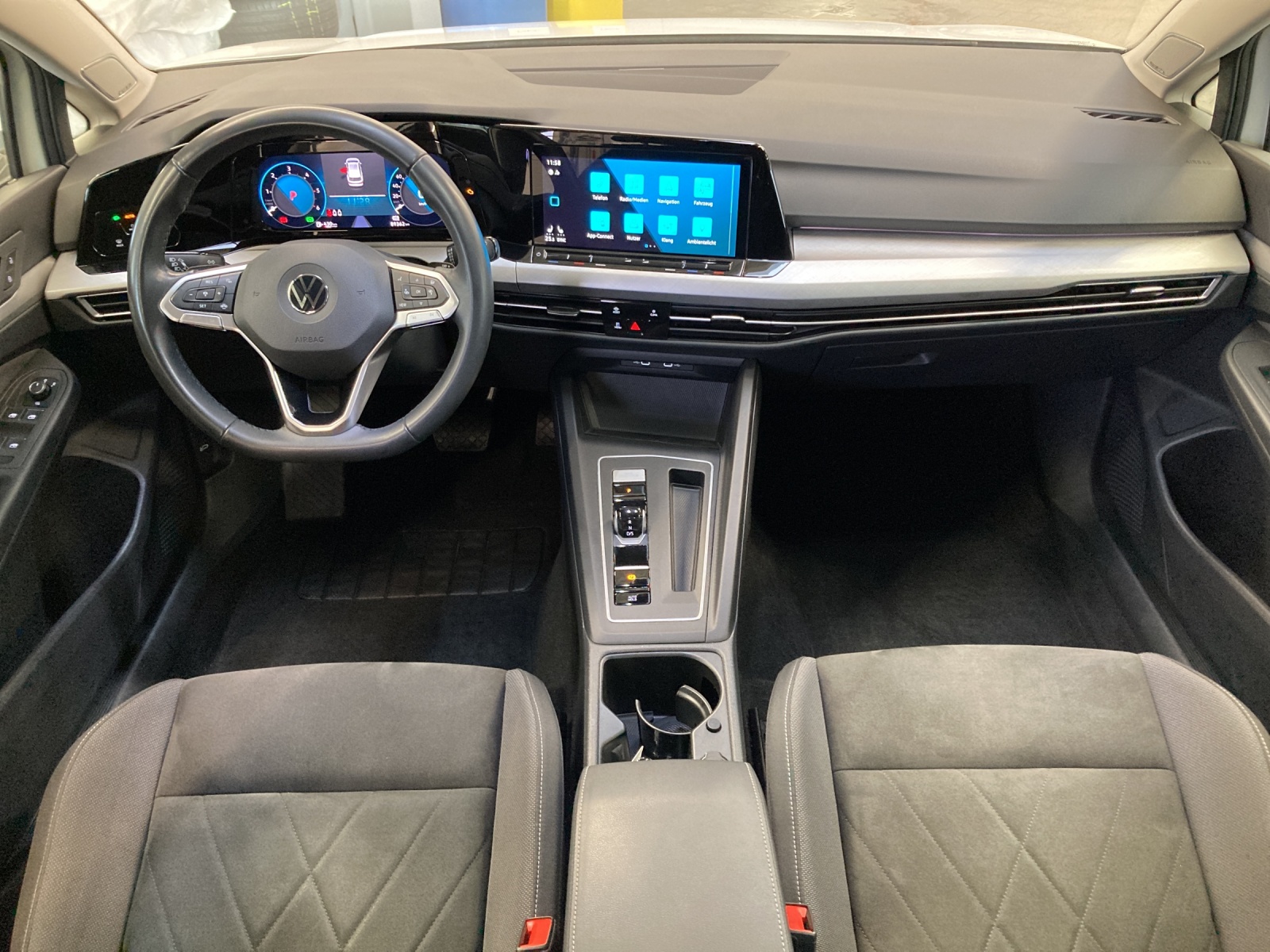 Golf 8 Variant TDI DSG Life LED AHK ACC