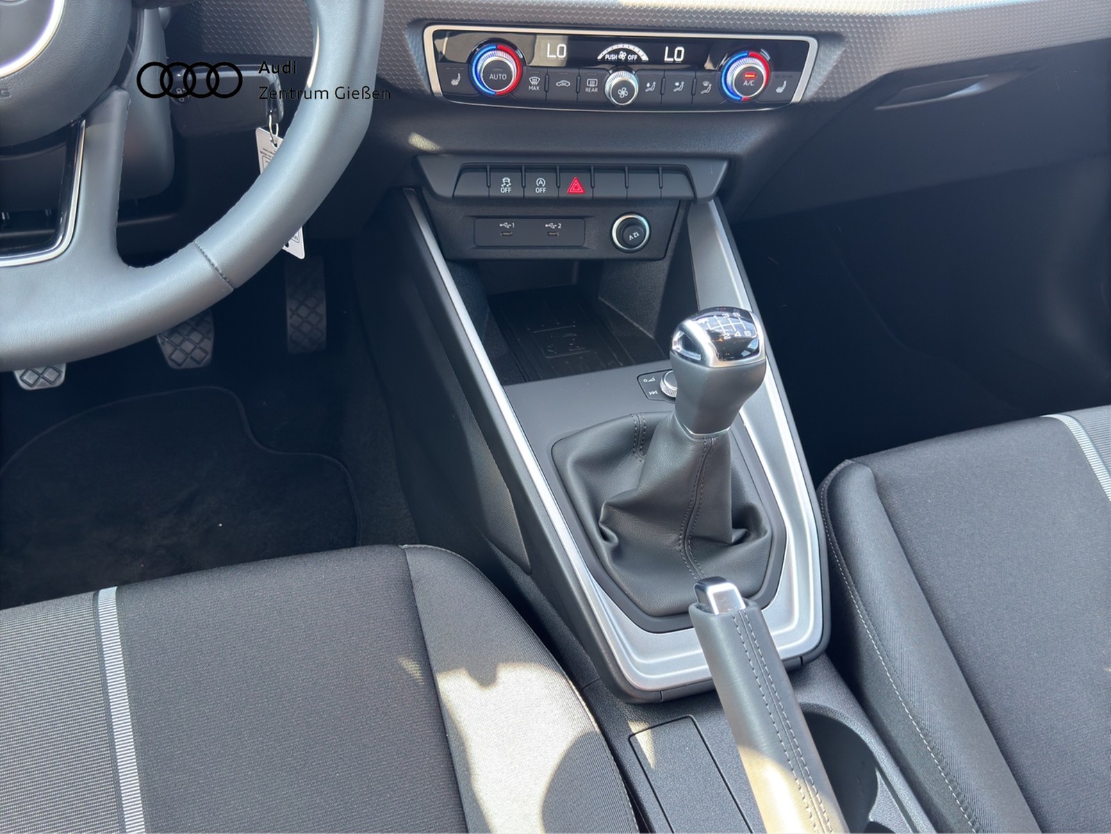 A1 Sportback 30 TFSI advanced smartphone interface