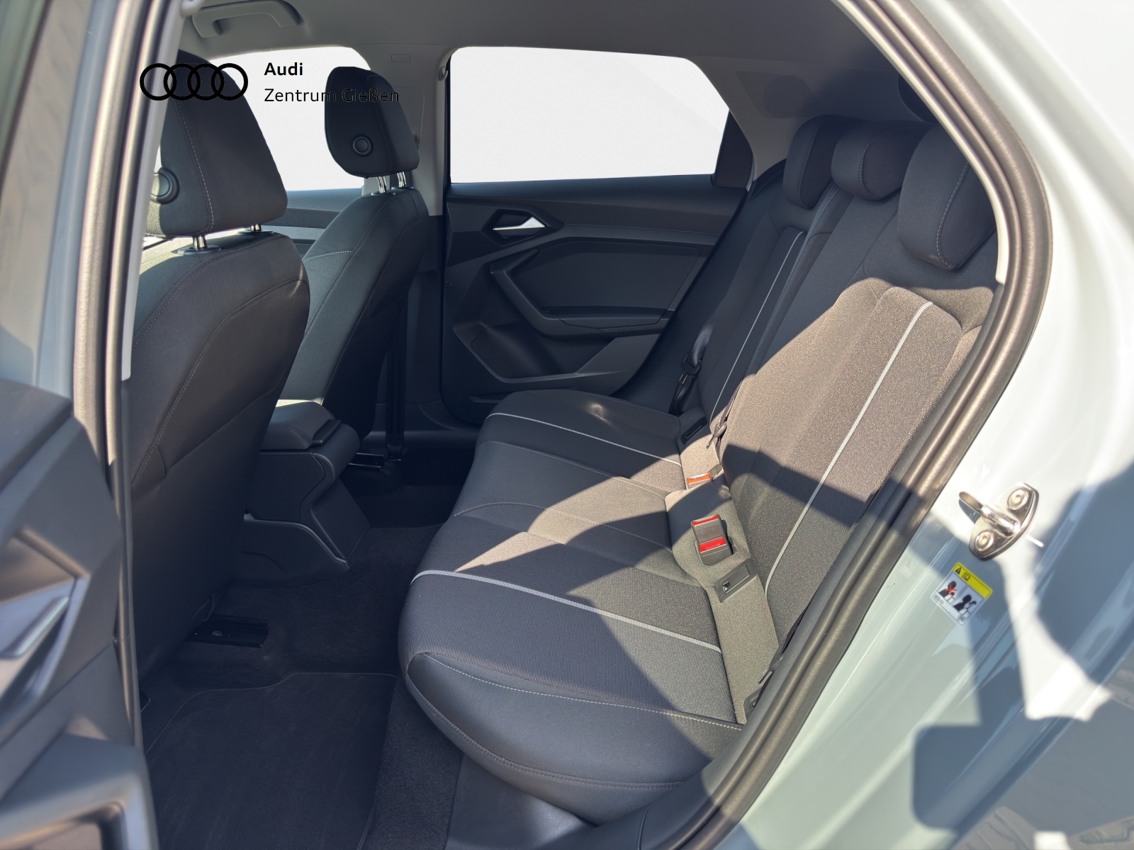 A1 Sportback 30 TFSI advanced smartphone interface