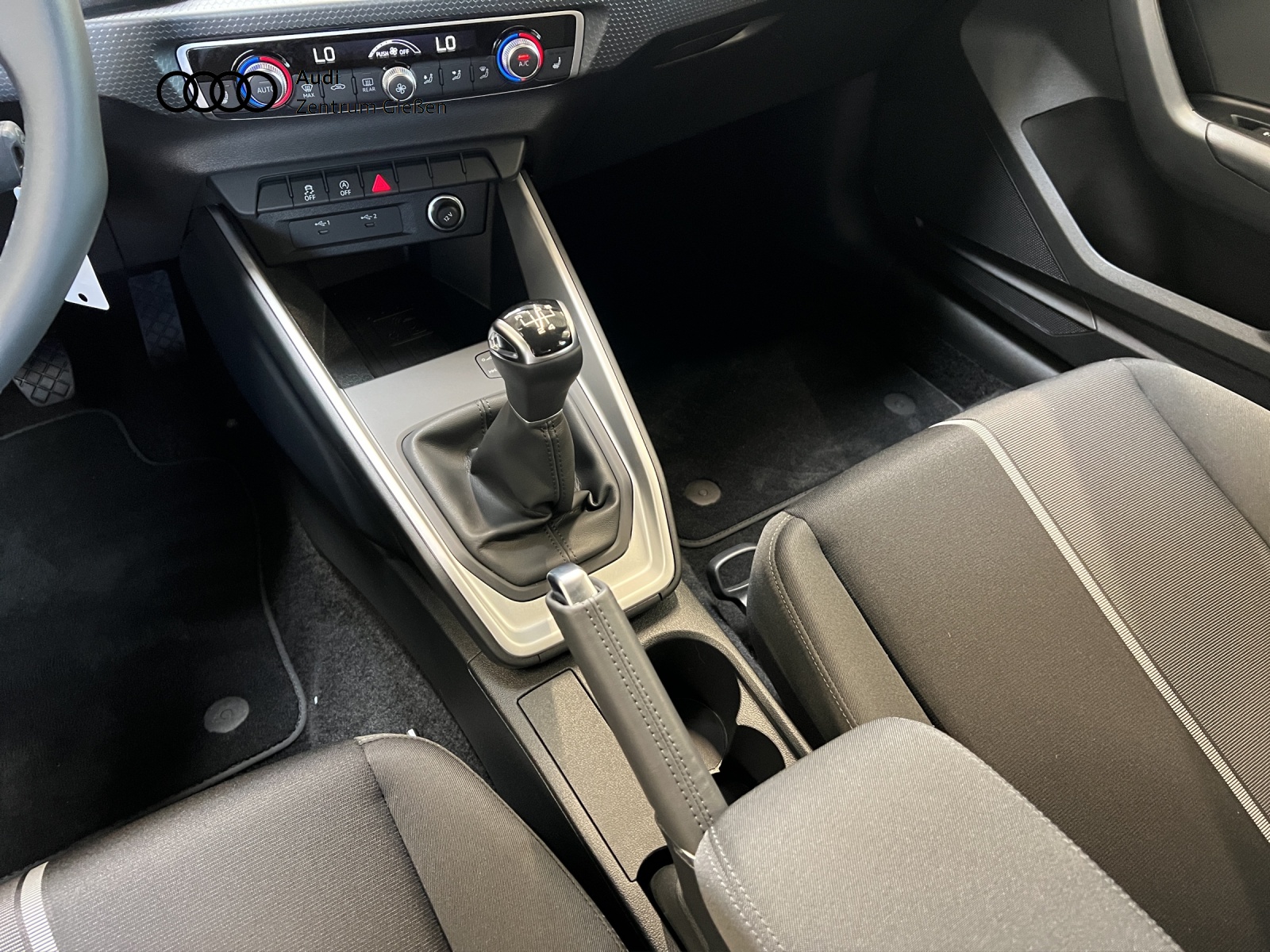 A1 Sportback 25 TFSI advanced smartphone interface Einparkhilfe Sitzheizung
