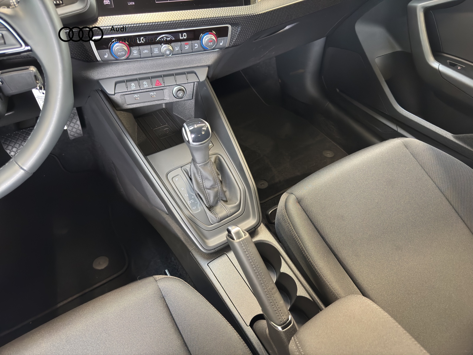 A1 Sportback 25 TFSI S-tronic advanced smartphone interface
