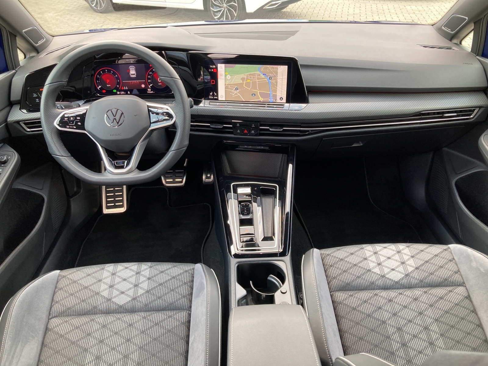 Golf 8 Variant TSI DSG R-Line 