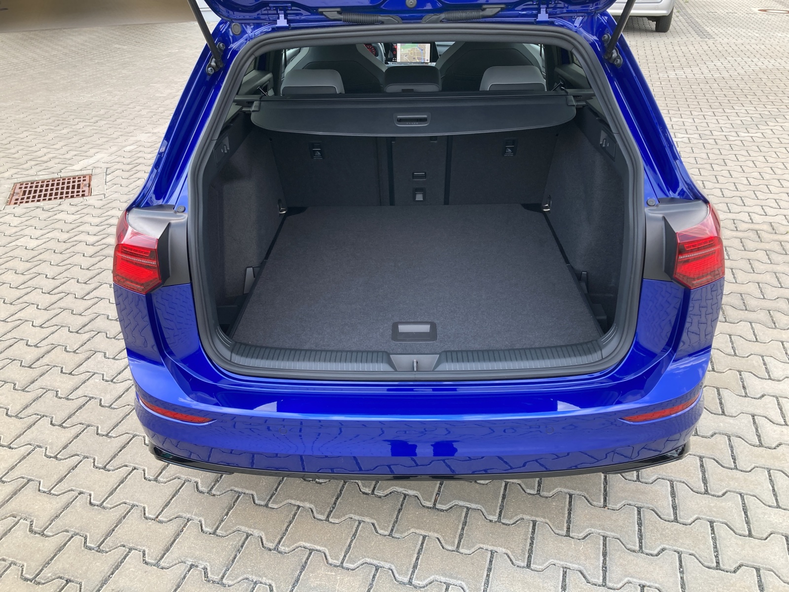 Golf 8 Variant TSI DSG R-Line 