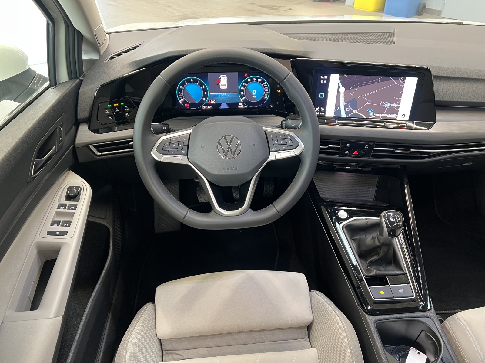 Golf VIII Variant 1.5 TSI Style LED-Plus Standheizung Panodach Alu-18Zoll