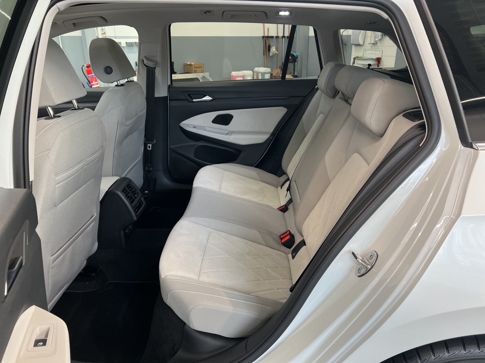 Golf VIII Variant 1.5 TSI Style LED-Plus Standheizung Panodach Alu-18Zoll